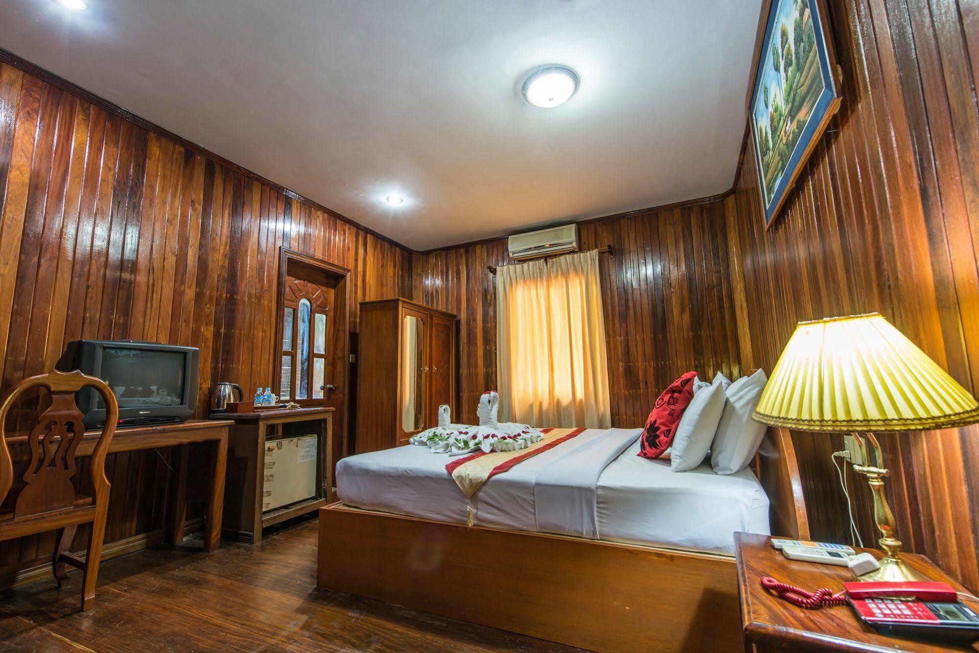 Neak Pean Hotel - Wooden House Siem Reap Esterno foto